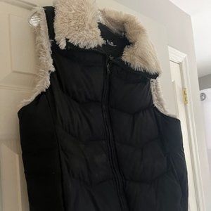 Vest with fur colar